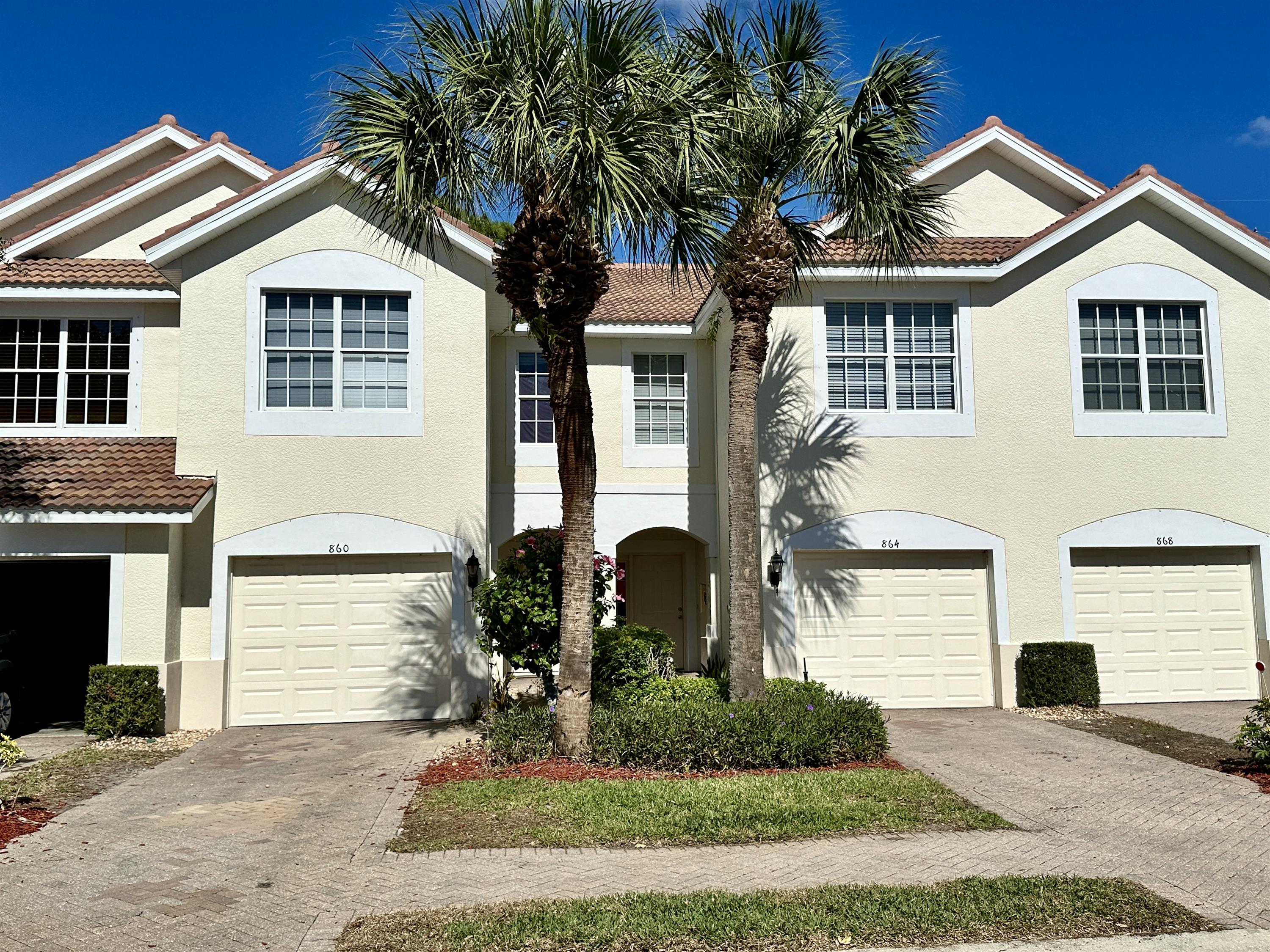 860 Hampton Cir